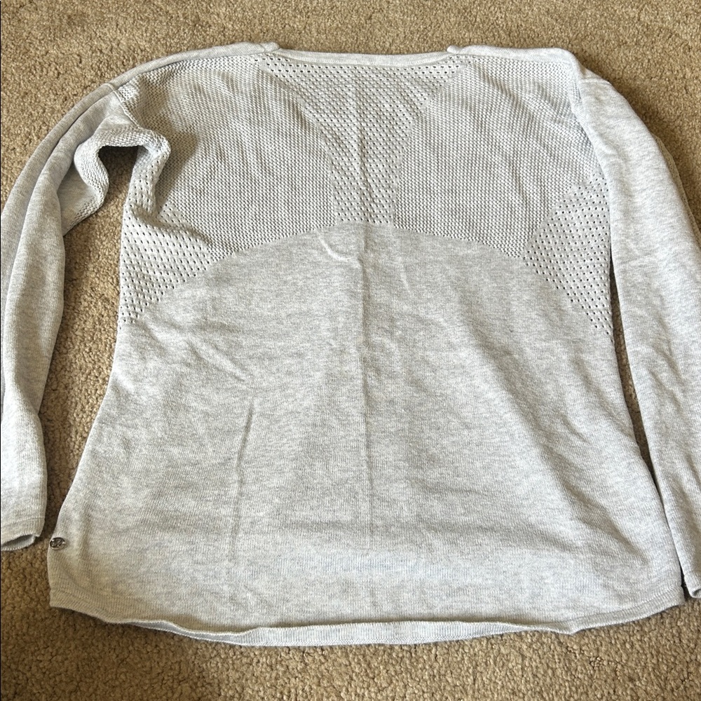 LULULEMON Still Movement V-Neck Sweater Light Gray Womens Size 6 - Picture 8 of 9